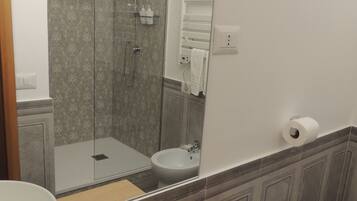 Chambre Classique, non-fumeur, service de ménage (Camera 1) | Salle de bain