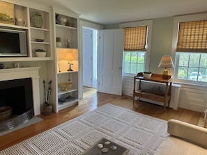 TV - ROCKPORT GARDEN HIDEAWAY - Rockport Village (Rockport)