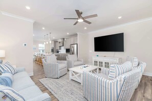 TV, offices - High Tide 3BR Townhome North OC (Ocean City)