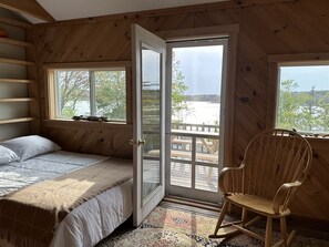 1 soverom, strykejern/-brett, internettilgang og sengetøy