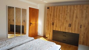 1 Schlafzimmer, Schreibtisch, Bügeleisen/Bügelbrett, WLAN