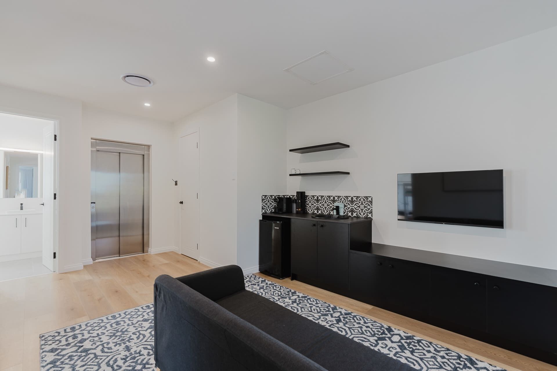 TV, fireplace, DVD player