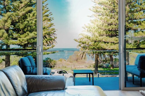 Dual Family Entertainer 9 Esplanade Victor Harbor