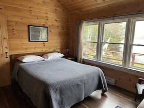 4 habitaciones, tabla de planchar con plancha, internet y ropa de cama 