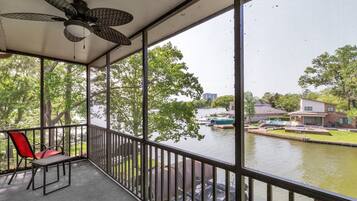 House, 4 Bedrooms | Terrace/patio