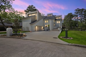 House, 4 Bedrooms | Exterior - Lakefront Retreat With Private Pool, Hot Tub And Dock 4 Bedroom Home (Montgomery)