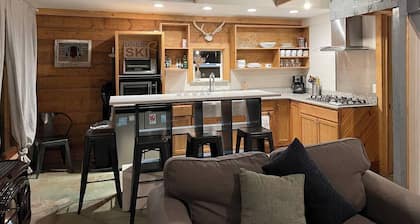 Walk to Downtown Creede | Pet-Friendly | Mountain Views