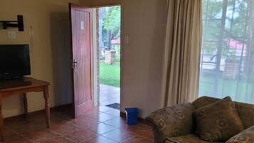 Standard-Zweibettzimmer | Blick auf den Garten