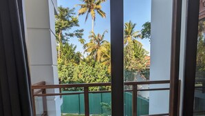 Unclassified image, 3 of 33, button - Losu Polhena  (Matara)