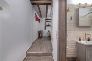 Family House, Balcony, Sea View | Bathroom - Sellia Stone House - your summer retreat (Sellia)