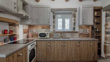 Perhetalo, parveke, merinäköala | Yksityinen keittiö | Vedenkeitin, leivänpaahdin