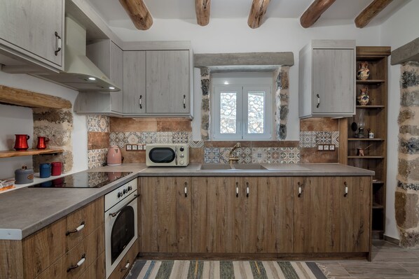 Casa familiare, balcone, vista mare | Cucina privata | Bollitore elettrico, tostapane