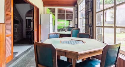 7 bedroom farm, up to 20 people or more, Vassouras RJ. Pets allowed, Sítio Malabaku