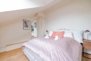 2 bedrooms, iron/ironing board, WiFi, bed sheets - Tollbugata Retreat l Rooftop l Smart-TV l 6 Guests (Oslo kommune)