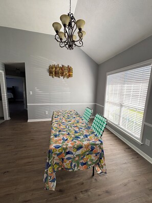 Dining - Charming 3 bedroom 2 bath Home Oasis - Pool View, AC, and WiFi (Montgomery)