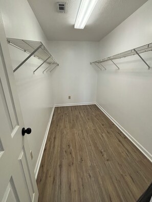 Interior - Charming 3 bedroom 2 bath Home Oasis - Pool View, AC, and WiFi (Montgomery)