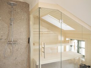 Dusche, Regendusche, Haartrockner, Handtücher