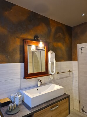 Comfort Apartment, Balcony | Bathroom | Bathrobes, slippers