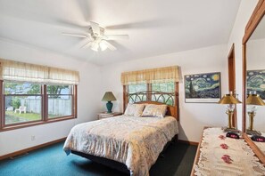 8 bedrooms, WiFi, bed sheets