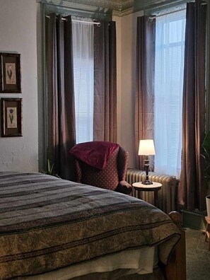 2 bedrooms, free WiFi, bed sheets - Historic Charm / 2BR / Kitchen / Free Parking (Shamokin)