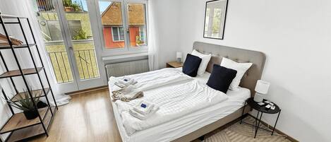 1 chambre, bureau, fer et planche à repasser, Wi-Fi