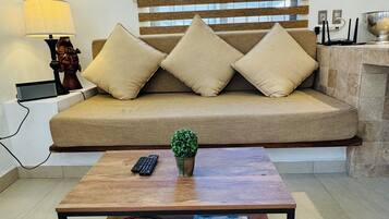 House, 1 Bedroom, Smoking, Balcony | Living area