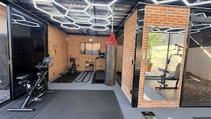 Casa, 1 habitación, para fumadores, balcón | Sala de fitness