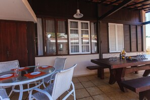 Villa | Outdoor dining