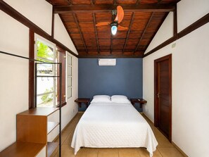 Villa | 6 dormitorios, cortinas opacas, tabla de planchar con plancha
