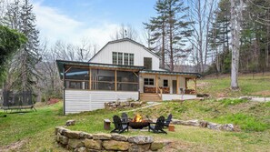 Property grounds - A Luxurious Retreat Amidst Nature (Highlands)