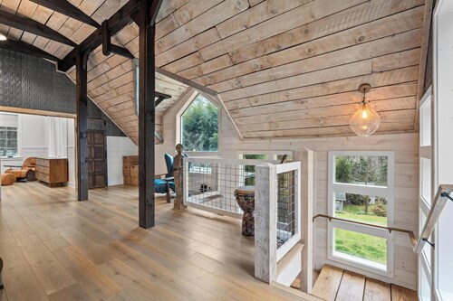 Newly Renovated Luxe Mountain Modern 4/4