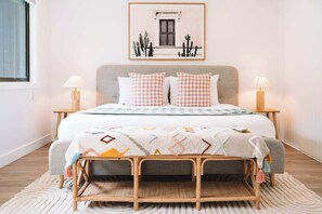 2 habitaciones, tabla de planchar con plancha, wifi y ropa de cama 