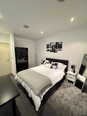 Appartement | 2 chambres, fer et planche à repasser, Wi-Fi gratuit, draps fournis