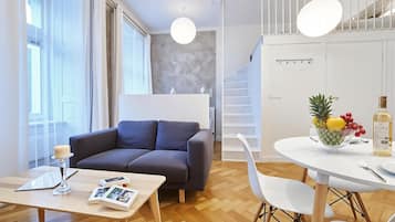 Comfort Apartment, City View | Living area