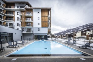 Outdoor pool - Résidence Club MMV Le Serra Neva  (La Salle-les-Alpes)