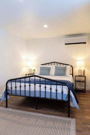 1 室のベッドルーム、デスク、アイロン / アイロン台、WiFi