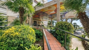 Apartment, 3 Bedrooms, Balcony, Garden View | Taman