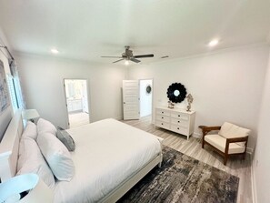 5 bedrooms, travel cot, free WiFi, bed sheets