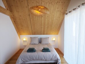 3 bedrooms, free WiFi, bed sheets