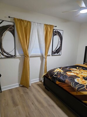 3 chambres, fer et planche à repasser, Wi-Fi gratuit, draps fournis