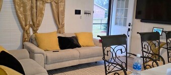 Marvelous 3-bedroom house with AC in charming Georgetown