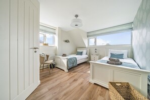 3 chambres, fer et planche à repasser, Wi-Fi gratuit, draps fournis