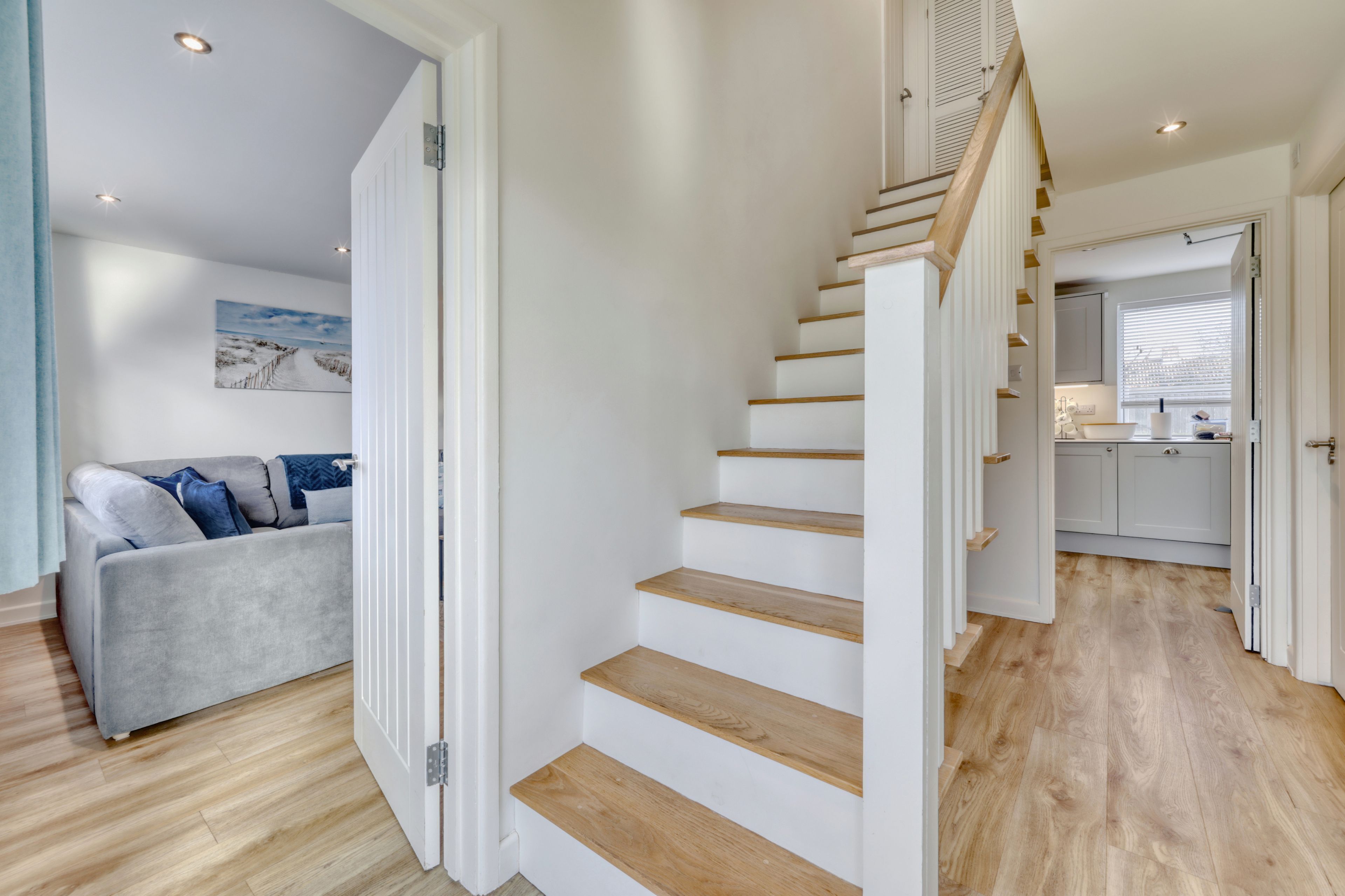 Seascapes - Sleeps 6 Guests  In 3 Bedrooms - Holkham