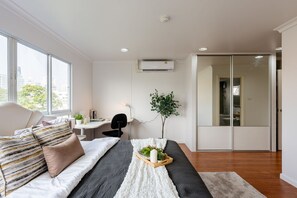 2 chambres, fer et planche à repasser, Wi-Fi, draps fournis