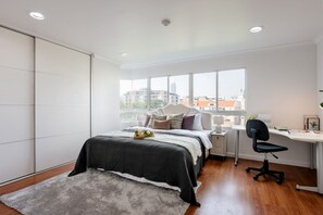 2 chambres, fer et planche à repasser, Wi-Fi, draps fournis