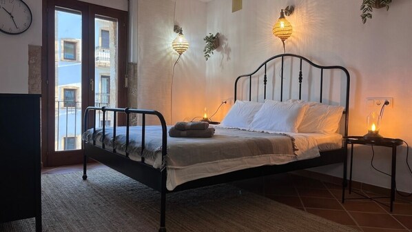 2 habitaciones, tabla de planchar con plancha, internet y ropa de cama 