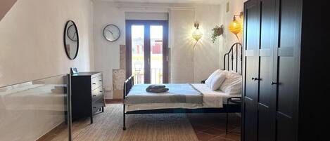 2 chambres, fer et planche à repasser, accès Internet, draps fournis