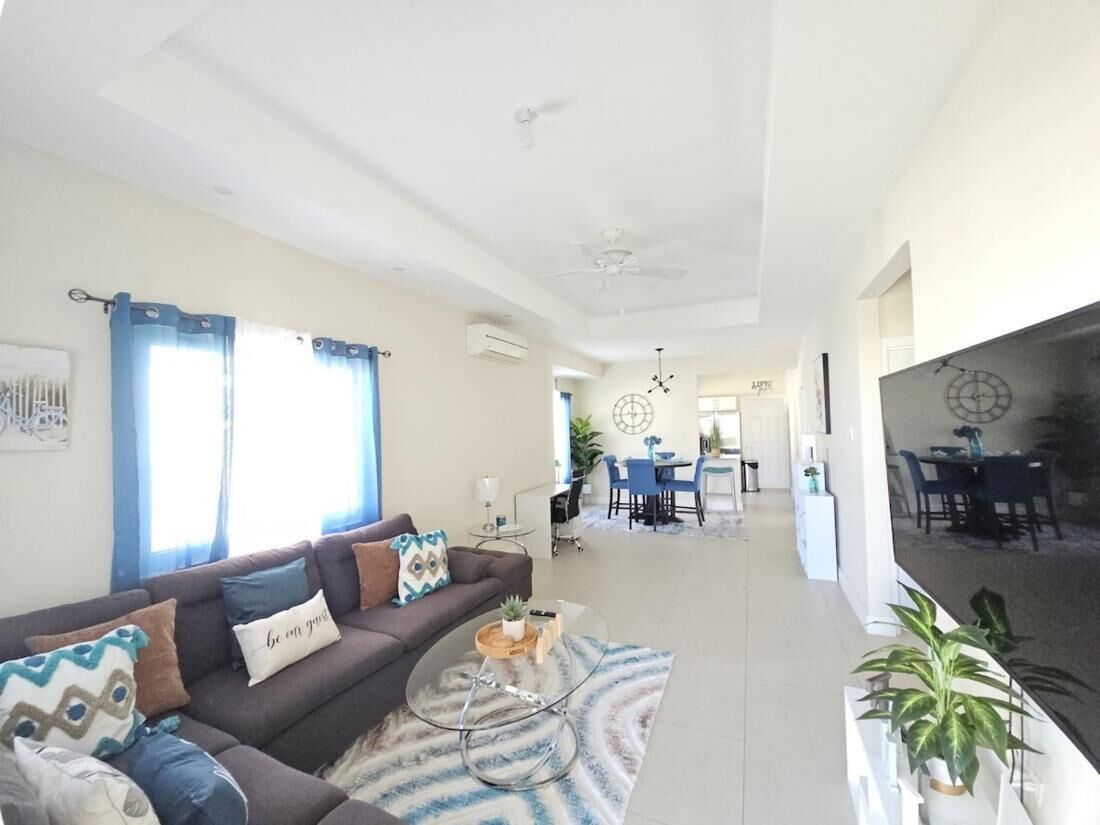 Casa, 3 habitaciones, fumadores, patio | Comedor