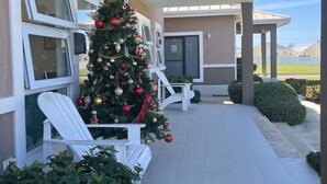 House, 3 Bedrooms, Smoking, Patio | Lounge