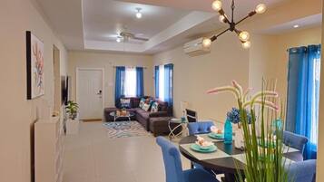 House, 3 Bedrooms, Smoking, Patio | Dining room